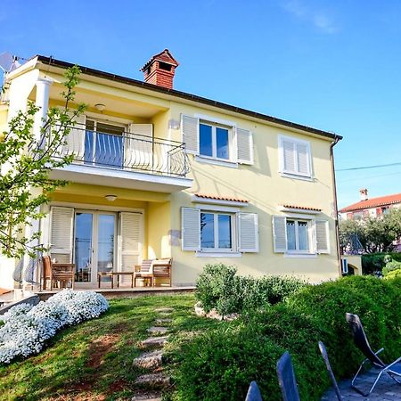 Apartment Laetitia Kaštelir Kültér fotó