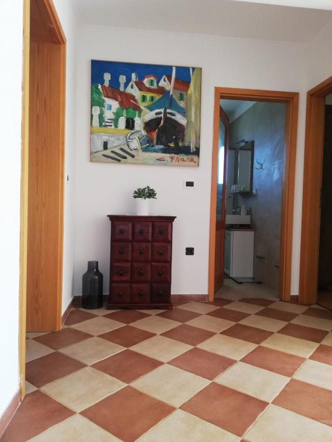Apartment Laetitia Kaštelir Kültér fotó