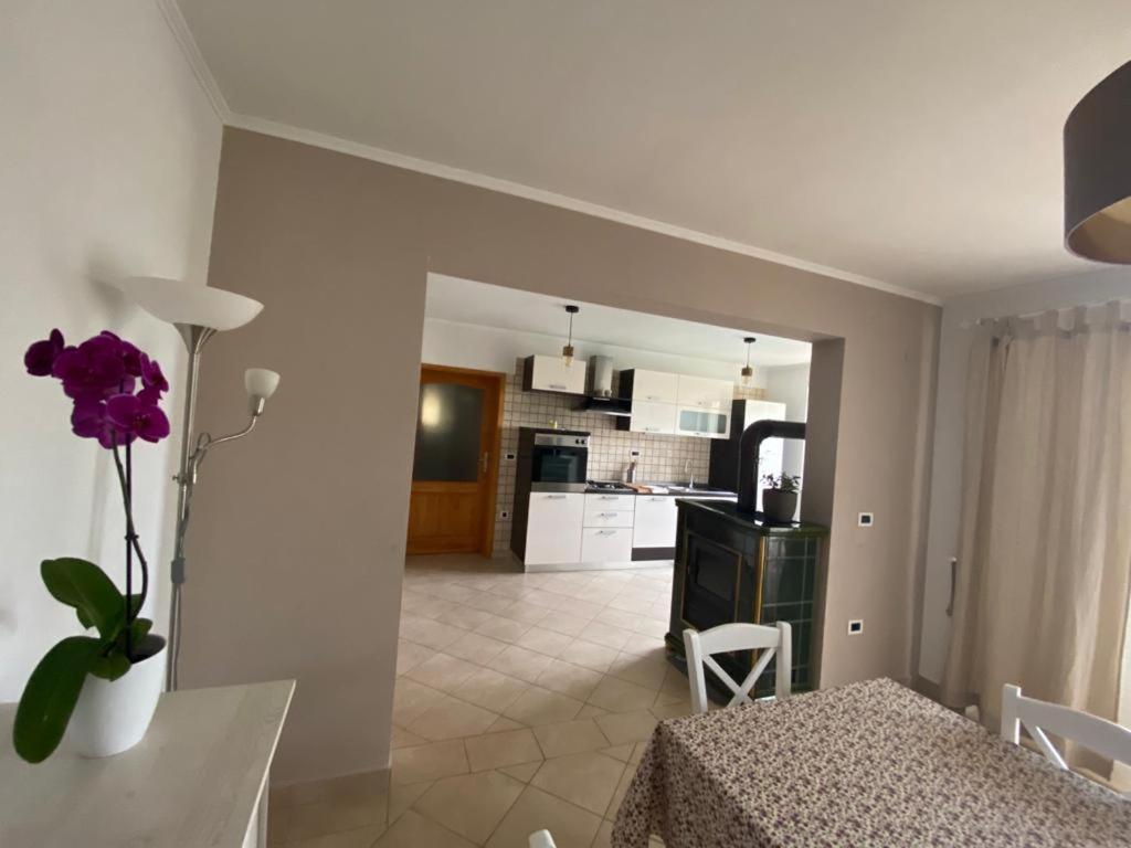 Apartment Laetitia Kaštelir Kültér fotó