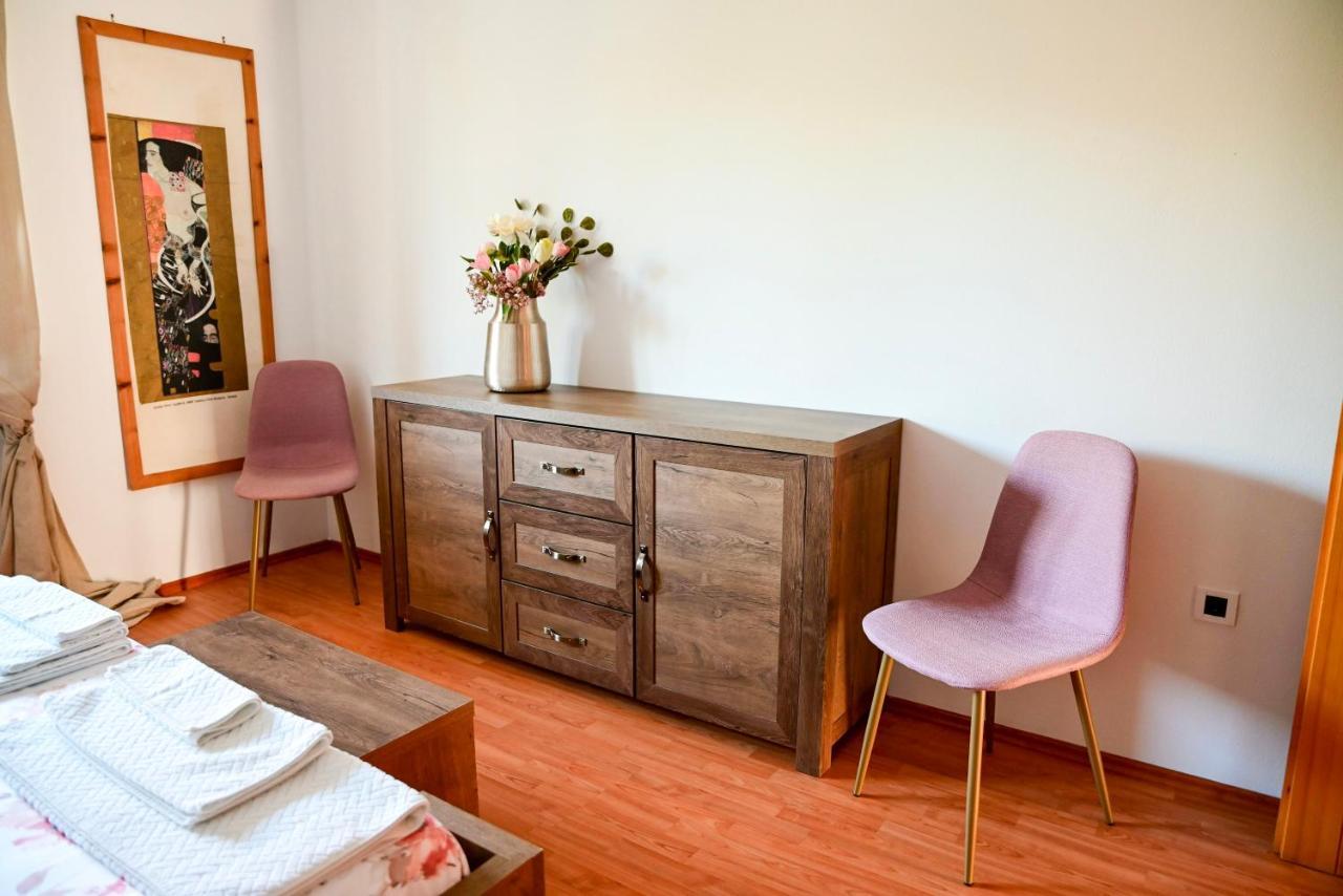 Apartment Laetitia Kaštelir Kültér fotó