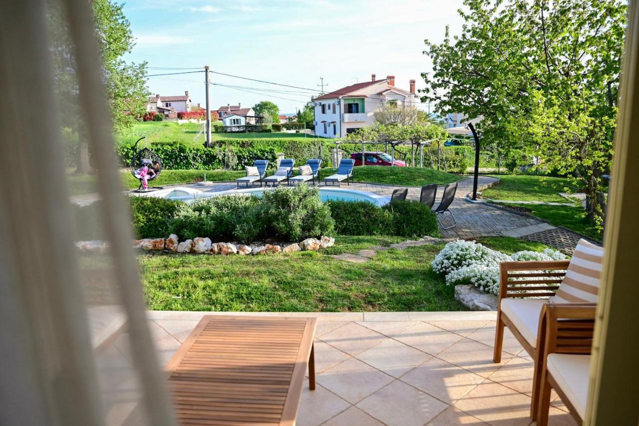Apartment Laetitia Kaštelir Kültér fotó